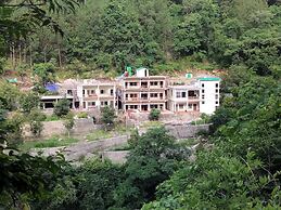 Maulyar Forest Resort