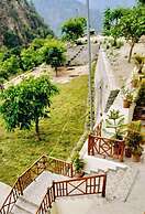 Maulyar Forest Resort