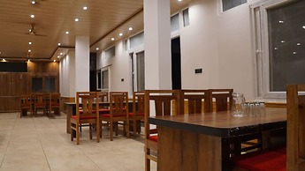 Maulyar Forest Resort