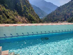 Maulyar Forest Resort