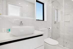 Style Serenity Townhouse with Parking