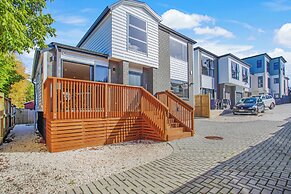 Style Serenity Townhouse with Parking
