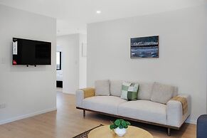 Style Serenity Townhouse with Parking