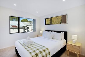 Style Serenity Townhouse with Parking