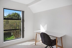 Style Serenity Townhouse with Parking