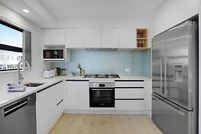 Style Serenity Townhouse with Parking