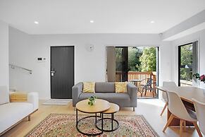 Style Serenity Townhouse with Parking