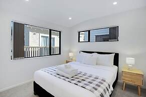 Style Serenity Townhouse with Parking