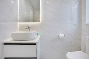 Style Serenity Townhouse with Parking