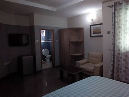 VICMIKE VILLA HOTEL & SUITES