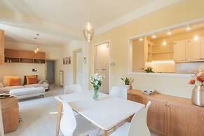 Linda Apartments in Como