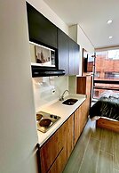 605-Estudio luminoso con balcón