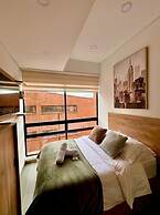 605-Estudio luminoso con balcón