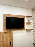 605-Estudio luminoso con balcón