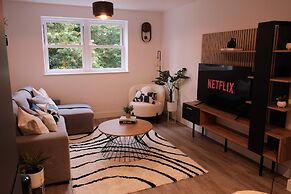 Stylish, Luxury Apartment Sleeps 4 - Southampton