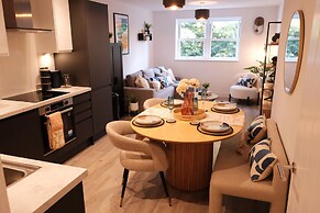 Stylish, Luxury Apartment Sleeps 4 - Southampton