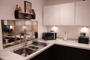 Stylish, Luxury Apartment Sleeps 4 - Southampton
