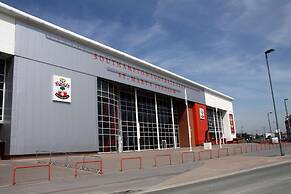 Stylish, Luxury Apartment Sleeps 4 - Southampton