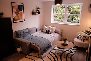 Stylish, Luxury Apartment Sleeps 4 - Southampton