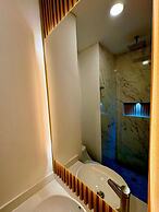 514- Estudio luminoso con balcón