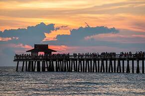 Sorrento Cabana: 1-Bedroom Cabana Near Vanderbilt Beach – Perfect for 