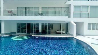 B14 Pool Access Partial Seaview 2brs 1 Bath at Karon