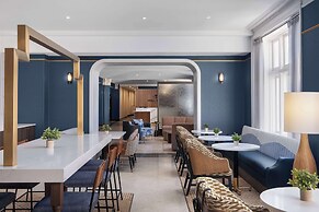 The Well House Hamilton, Tapestry Collection By Hilton