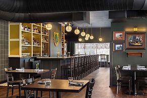 The Well House Hamilton, Tapestry Collection By Hilton