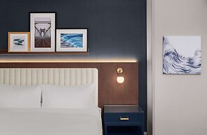 The Well House Hamilton, Tapestry Collection By Hilton