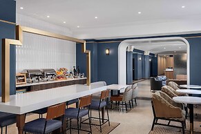 The Well House Hamilton, Tapestry Collection By Hilton