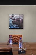 The Well House Hamilton, Tapestry Collection By Hilton