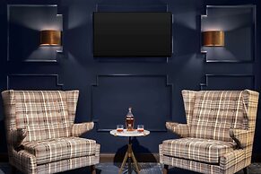 The Well House Hamilton, Tapestry Collection By Hilton