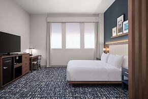 The Well House Hamilton, Tapestry Collection By Hilton