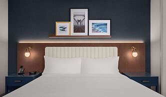 The Well House Hamilton, Tapestry Collection By Hilton