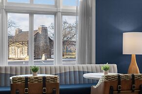 The Well House Hamilton, Tapestry Collection By Hilton