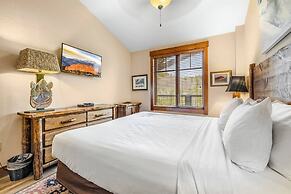 2 Bedroom Ski-in Condo at Mountain Thunder Lodge