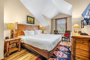 2 Bedroom Ski-in Condo at Mountain Thunder Lodge