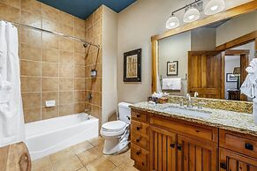 2 Bedroom Ski-in Condo at Mountain Thunder Lodge