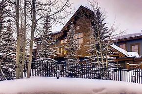 Ski-in Luxury Townhome at Mountain Thunder in Breckenridge