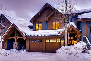 Ski-in Luxury Townhome at Mountain Thunder in Breckenridge