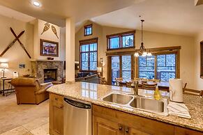 Ski-in Luxury Townhome at Mountain Thunder in Breckenridge