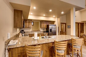 Ski-in Luxury Townhome at Mountain Thunder in Breckenridge