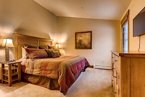 Ski-in Luxury Townhome at Mountain Thunder in Breckenridge