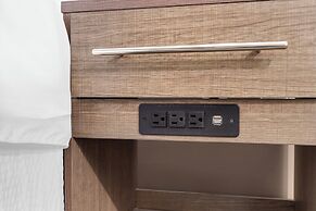 Red Roof Inn PLUS+ Jamaica, NY – JFK Airport