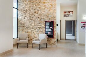 Red Roof Inn PLUS+ Jamaica, NY – JFK Airport