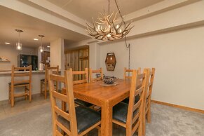 Comfortable 2-bedroom Village at Breckenridge Condo