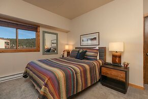 Comfortable 2-bedroom Village at Breckenridge Condo