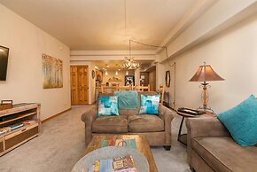 Comfortable 2-bedroom Village at Breckenridge Condo