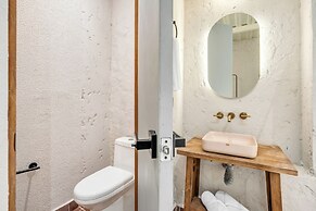 Botánica Manila by HOUSY HOST