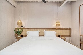 Botánica Manila by HOUSY HOST